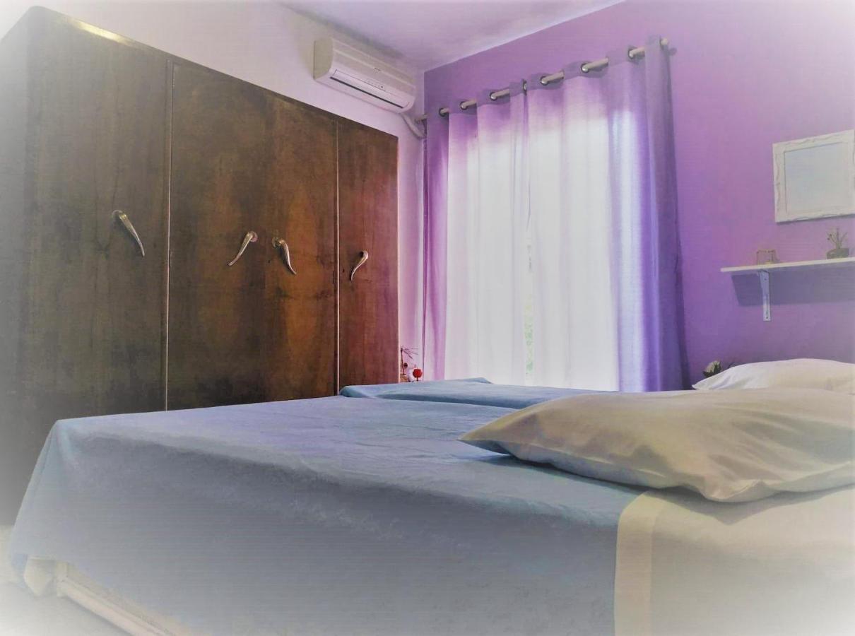 Violet Bedroom And Apartment Spáta 외부 사진