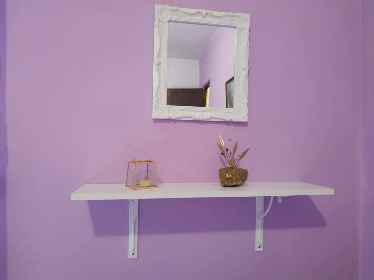 Violet Bedroom And Apartment Spáta 외부 사진