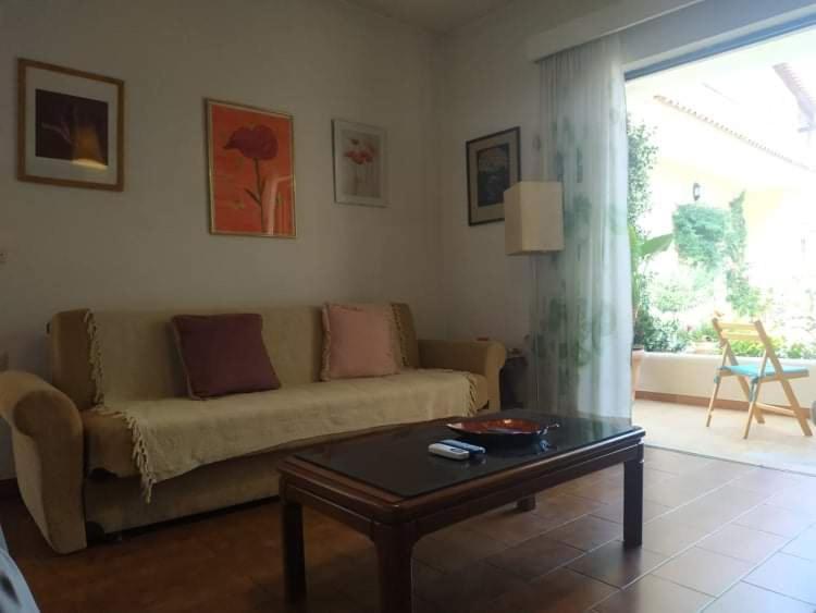 Violet Bedroom And Apartment Spáta 외부 사진