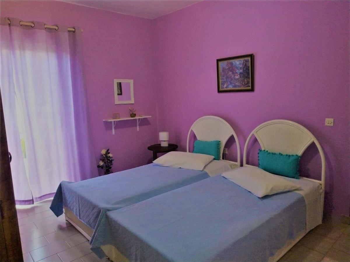 Violet Bedroom And Apartment Spáta 외부 사진