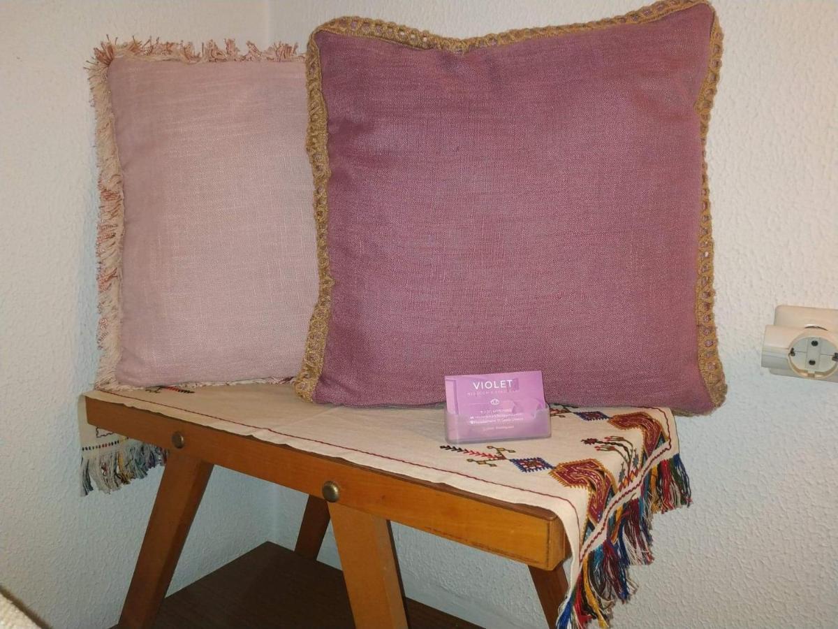 Violet Bedroom And Apartment Spáta 외부 사진
